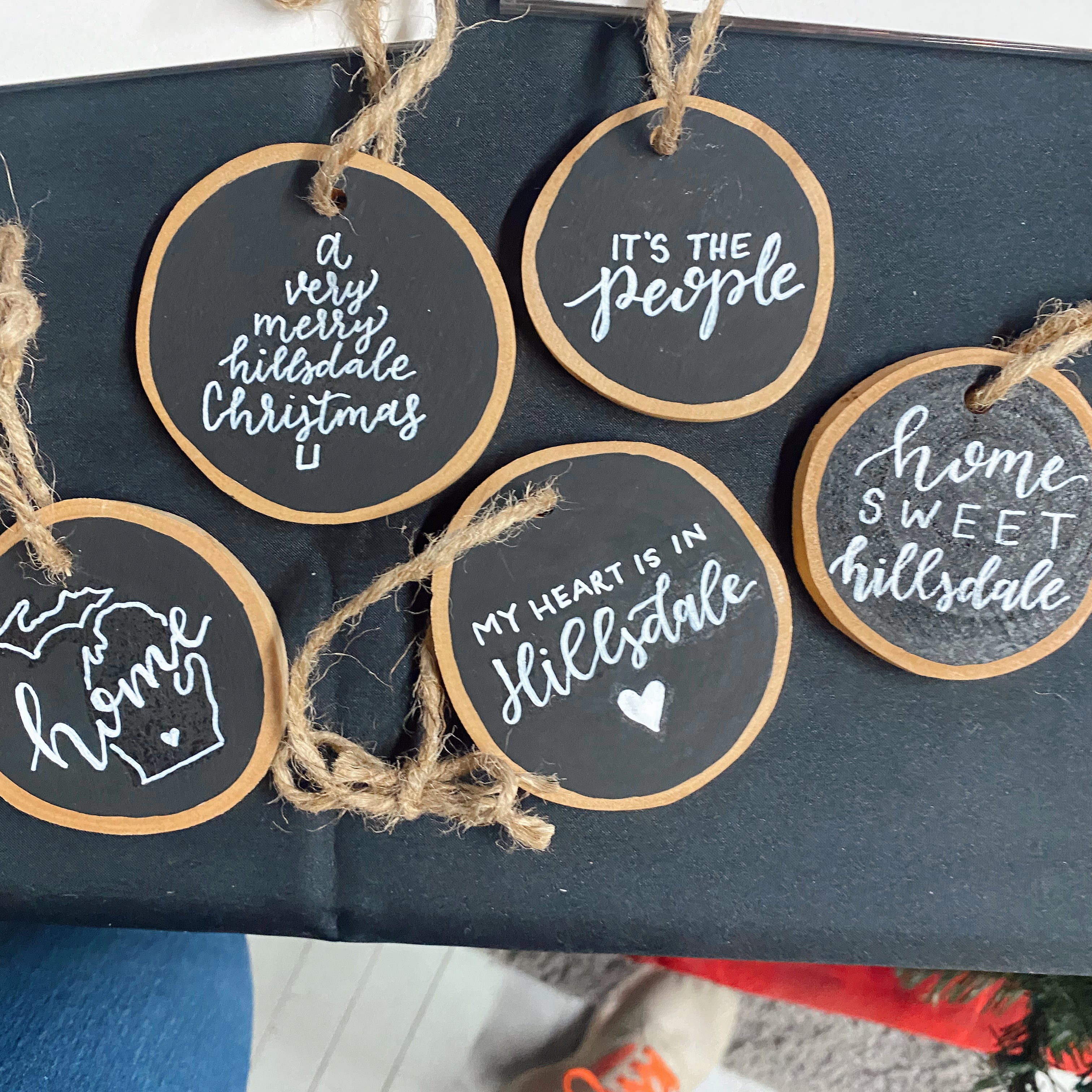 Wood Slice Ornaments with Cricut • Neat House. Sweet Home®